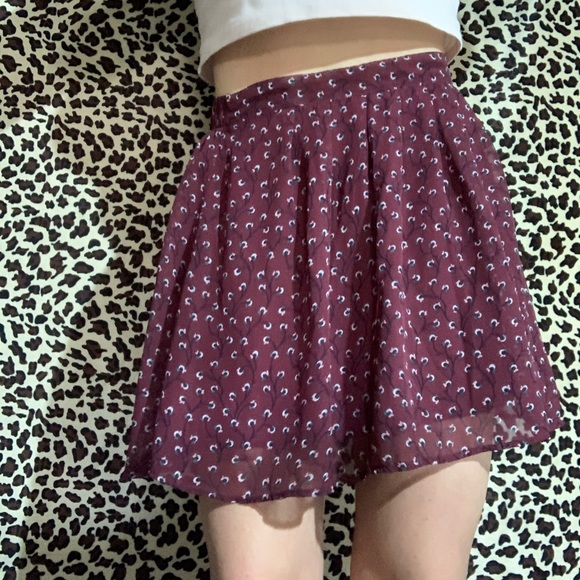 Old Navy Dresses & Skirts - old navy flowy mini skirt